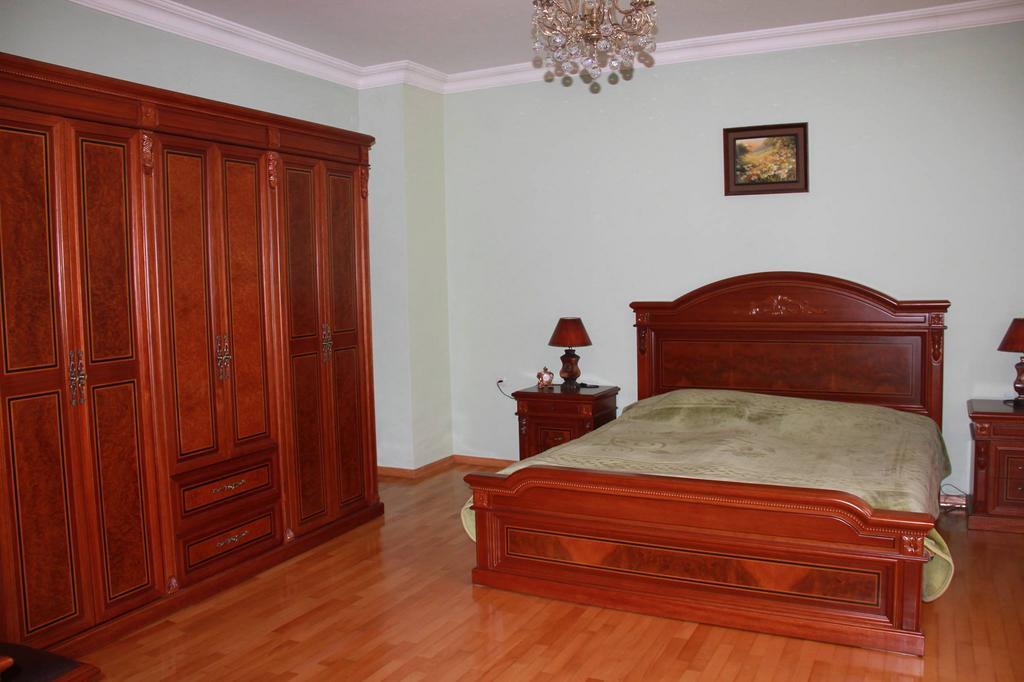 Guest House Kartvelishvili Батумі Екстер'єр фото
