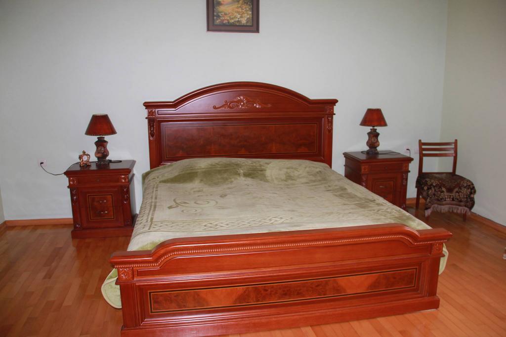 Guest House Kartvelishvili Батумі Екстер'єр фото