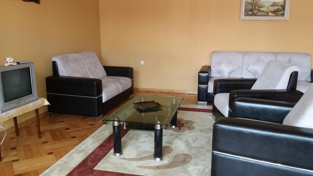 Guest House Kartvelishvili Батумі Екстер'єр фото