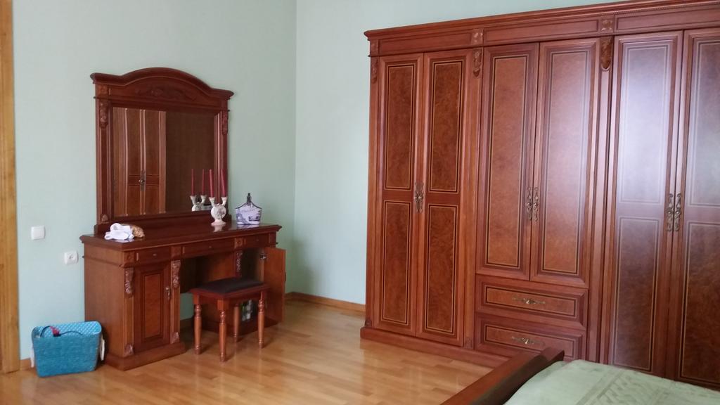 Guest House Kartvelishvili Батумі Екстер'єр фото