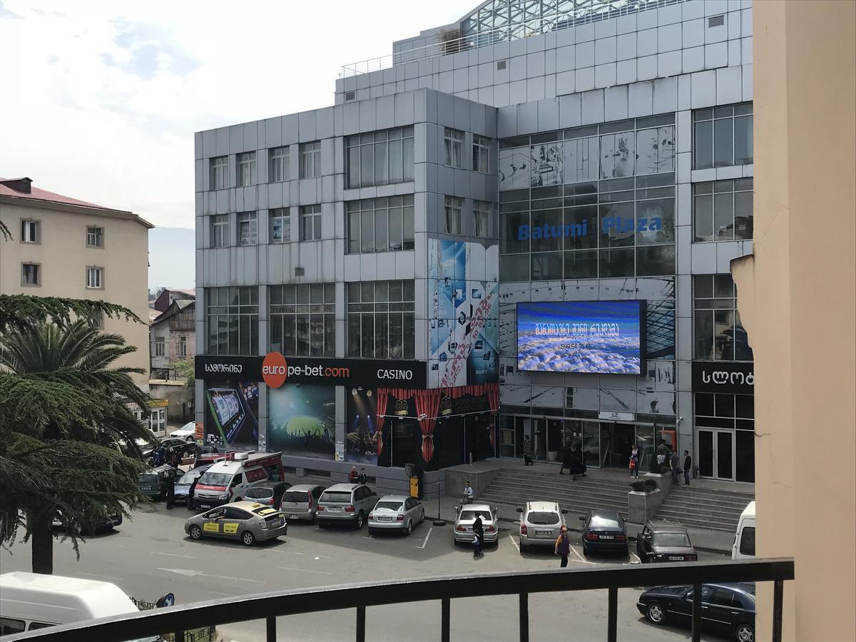 Guest House Kartvelishvili Батумі Екстер'єр фото
