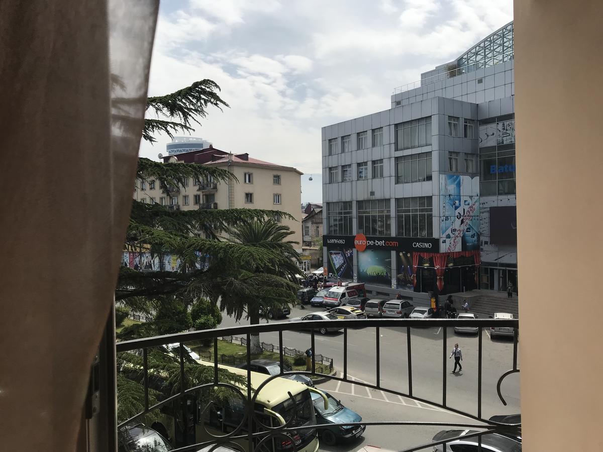 Guest House Kartvelishvili Батумі Екстер'єр фото